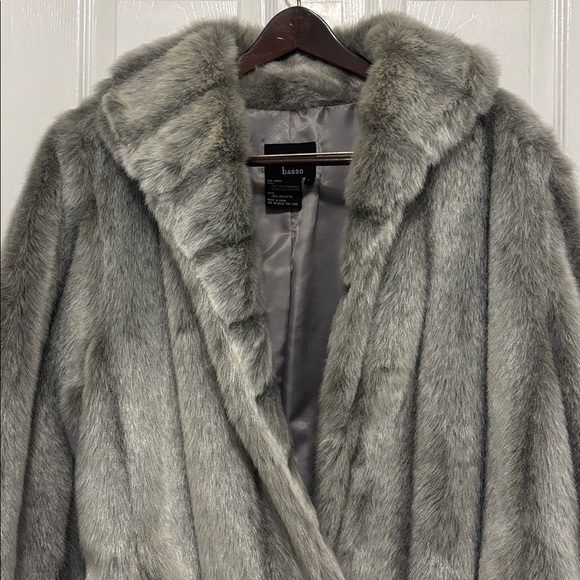 Dennis Basso Luxurious Silver Gray Faux Fur Coat Size Large L - Picture 2 of 16